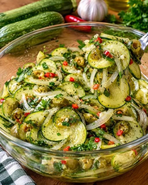 Salada de Abobrinha Temperada